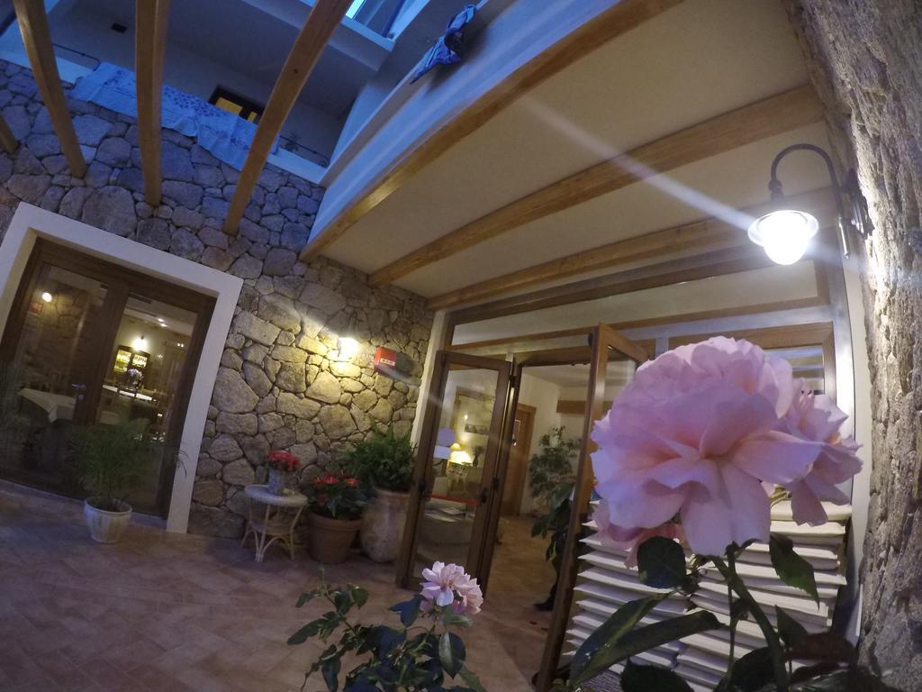 Hotel Villa Gustui Maris Cala Gonone Εξωτερικό φωτογραφία